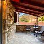 Stone House - Private Garden Retreat Venkovský dům Milea (Messenia)