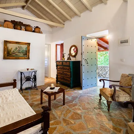 Landhaus Stone House - Private Garden Retreat *