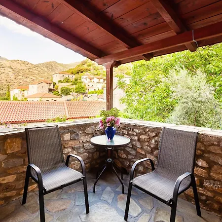 Stone House - Private Garden Retreat *