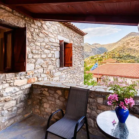 Stone House - Private Garden Retreat