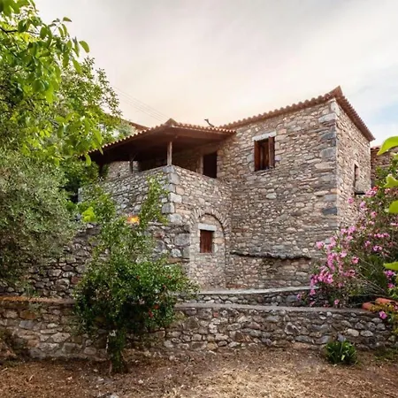 Stone House - Private Garden Retreat Milea (Messenia)