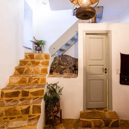 Stone House - Private Garden Retreat