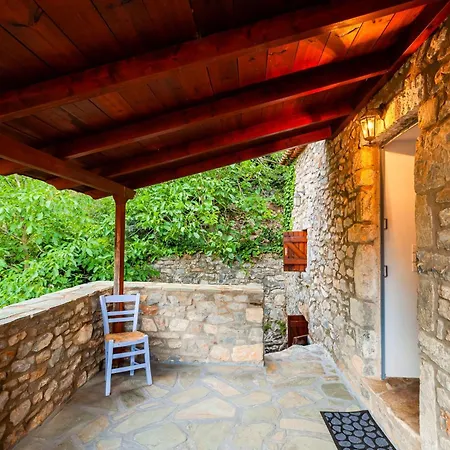 Landhaus Stone House - Private Garden Retreat