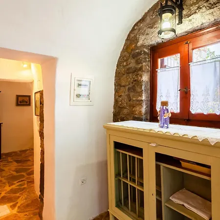 Stone House - Private Garden Retreat Milea