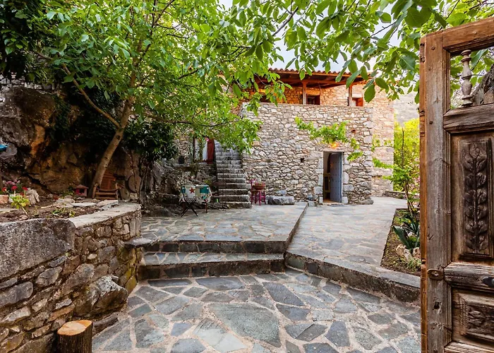 Stone House - Private Garden Retreat Hétvégi ház