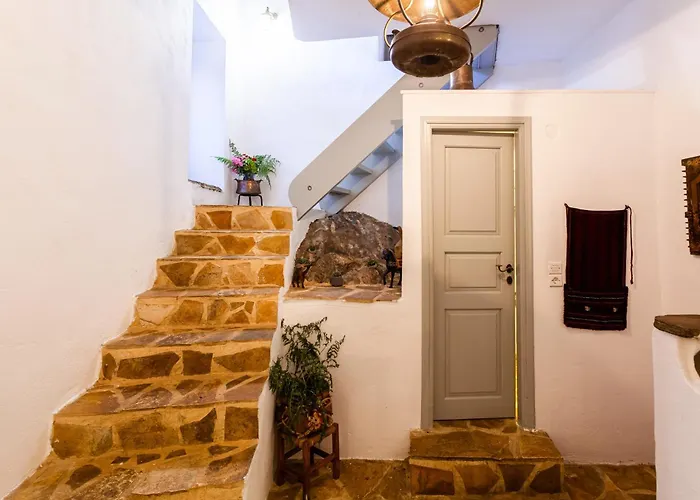 Stone House - Private Garden Retreat