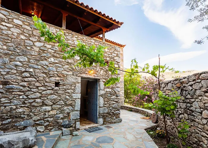 Hétvégi ház Stone House - Private Garden Retreat Milea