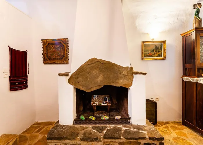 Hétvégi ház Stone House - Private Garden Retreat *